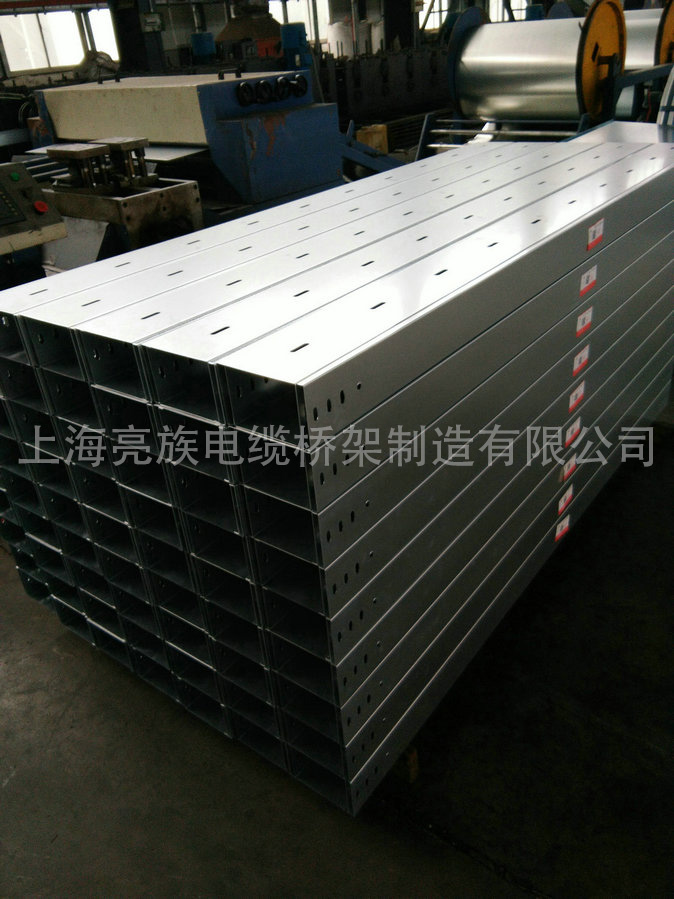 轻型高强度桥架的负载荷是什么？